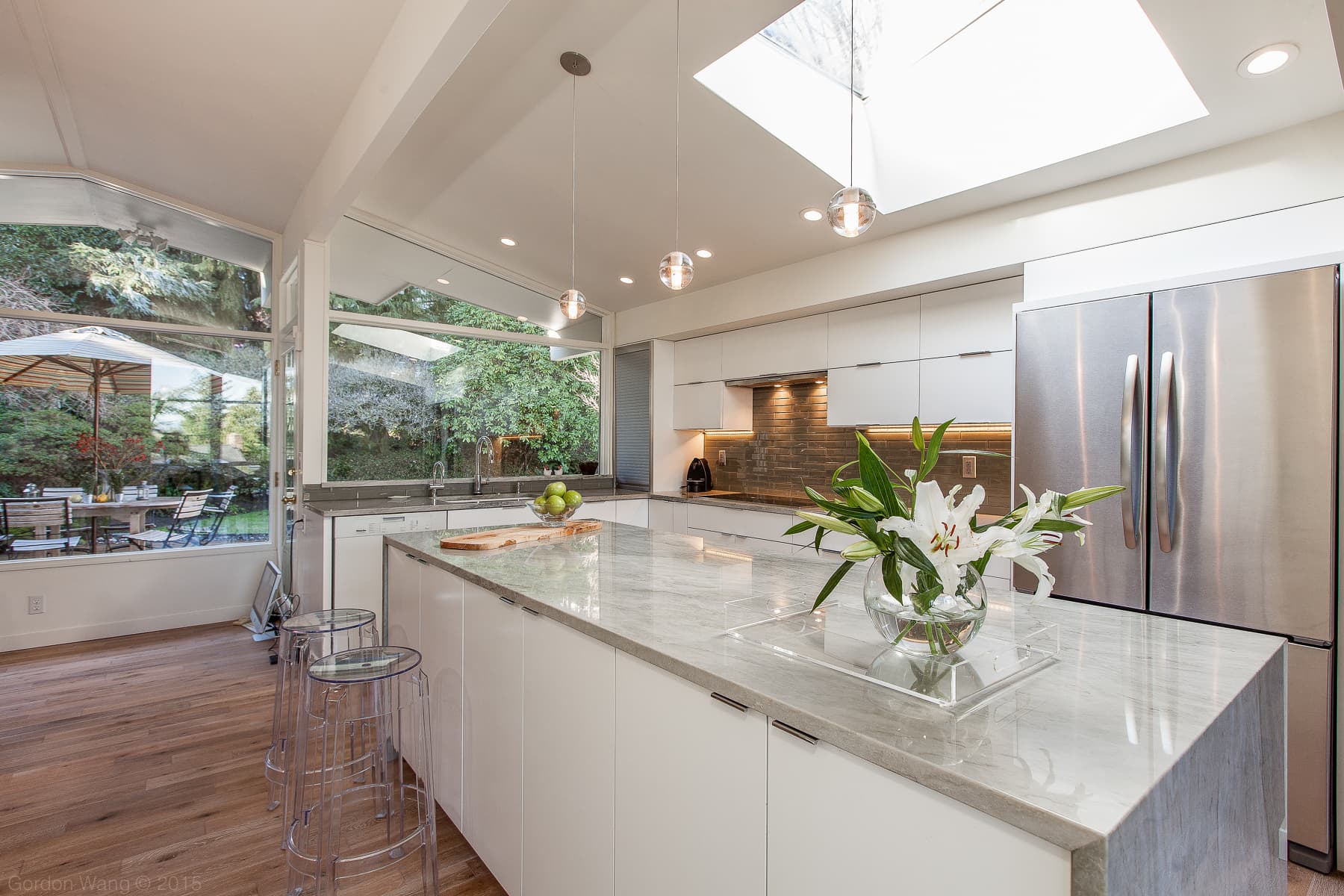 TIMELESS WHITE KITCHEN interior design project in Bellevue, Washington photo 1
