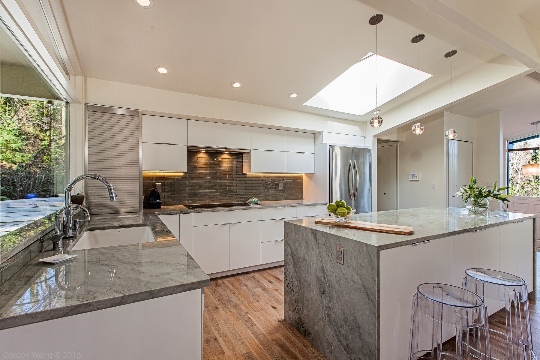 TIMELESS WHITE KITCHEN interior design project in Bellevue, Washington photo 2