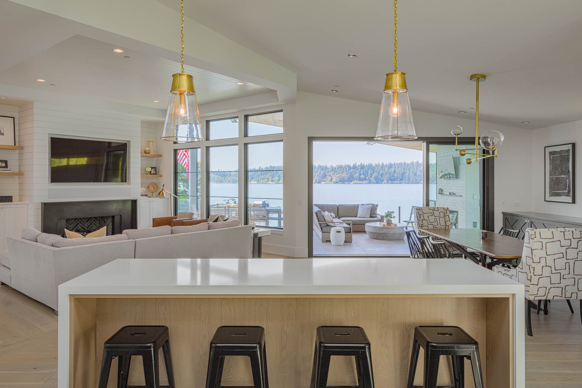 WATER'S EDGE interior design project in Mercer Island, Washington photo 2