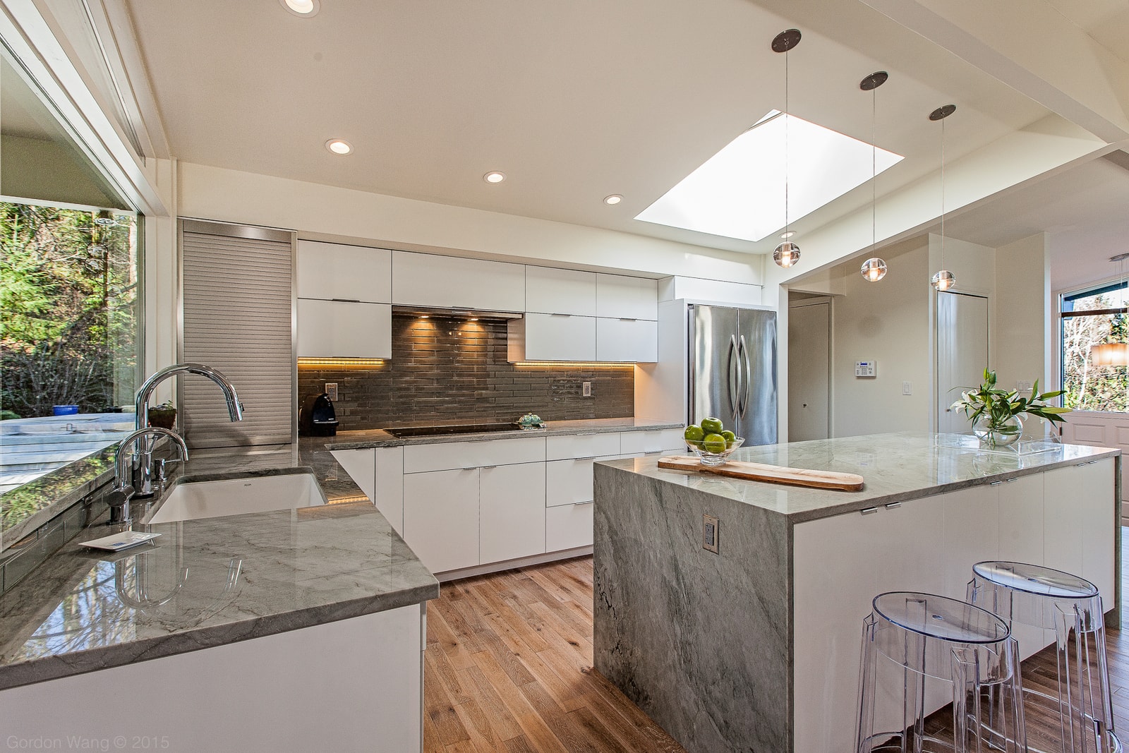 TIMELESS WHITE KITCHEN interior design project in Bellevue, Washington photo 2