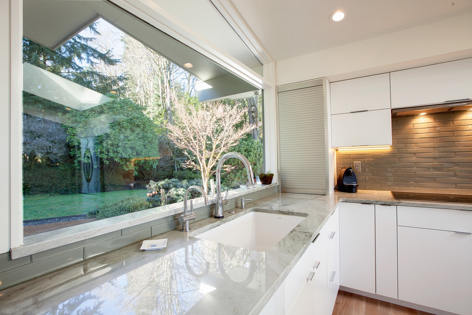 TIMELESS WHITE KITCHEN interior design project in Bellevue, Washington photo 4